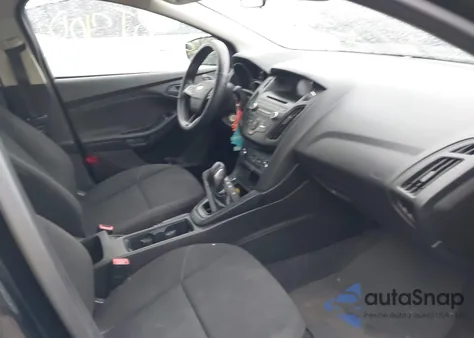 2016 Ford Focus S z USA, uszkodzony, nr VIN 1FADP3E29GL300398